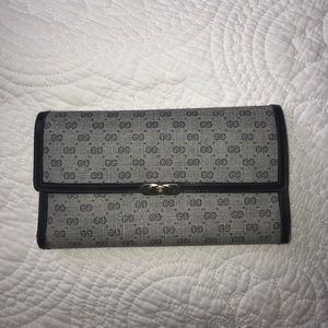 Vintage Gucci wallet